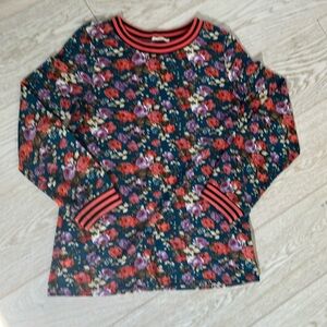 So Perla size small floral top.